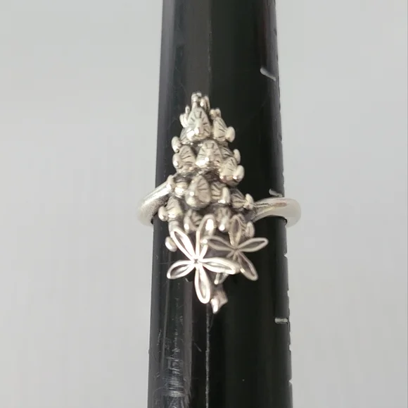 James Avery Sterling Silver Bluebonnet Ring 7 New. Price firm! - Picture 1 of 7